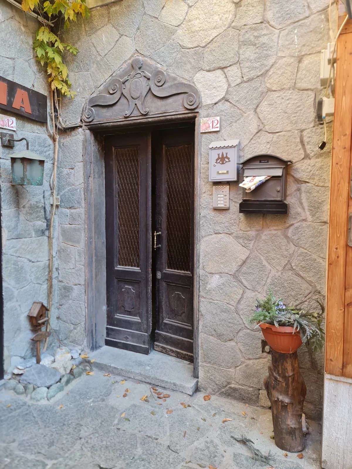 Badezimmer mit Dusche in der Ferienwohnung Bijou Limone